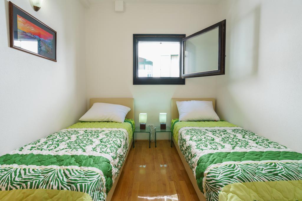 Apartments Zezelj Sveti Stefan Kültér fotó